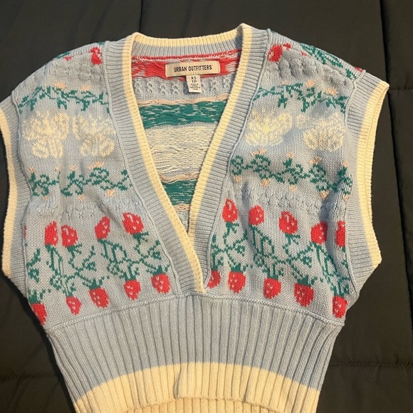 Urban Outfitters V-Neck Sweater Blue Red - Picture 2 of 10